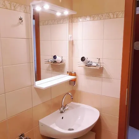 Lola Hajdúszoboszló